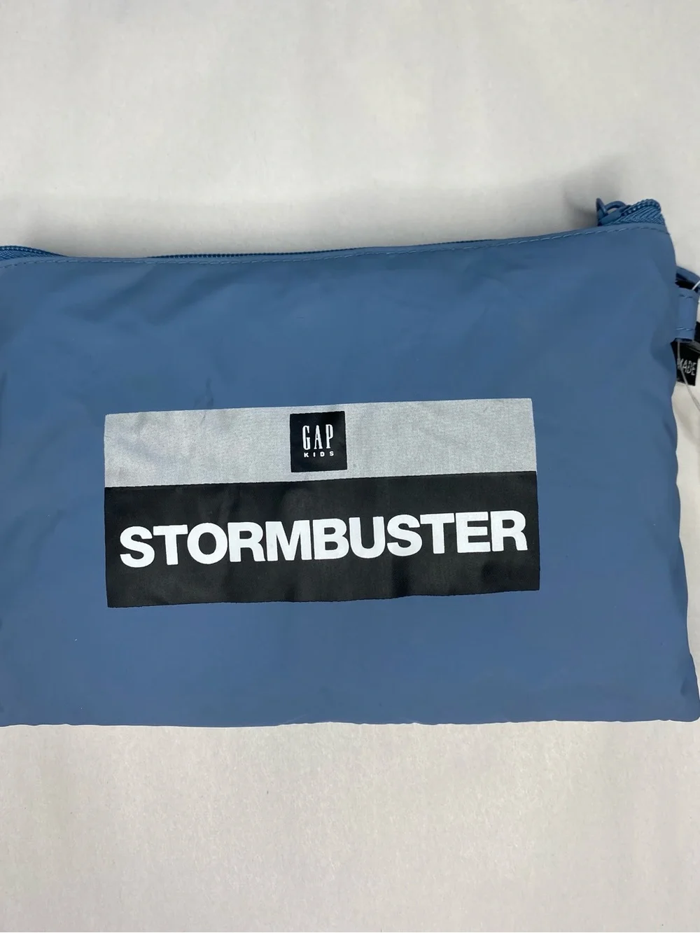NWT Gap Kids Stormbuster Raincoat with Pouch Size XS full head hood coverage